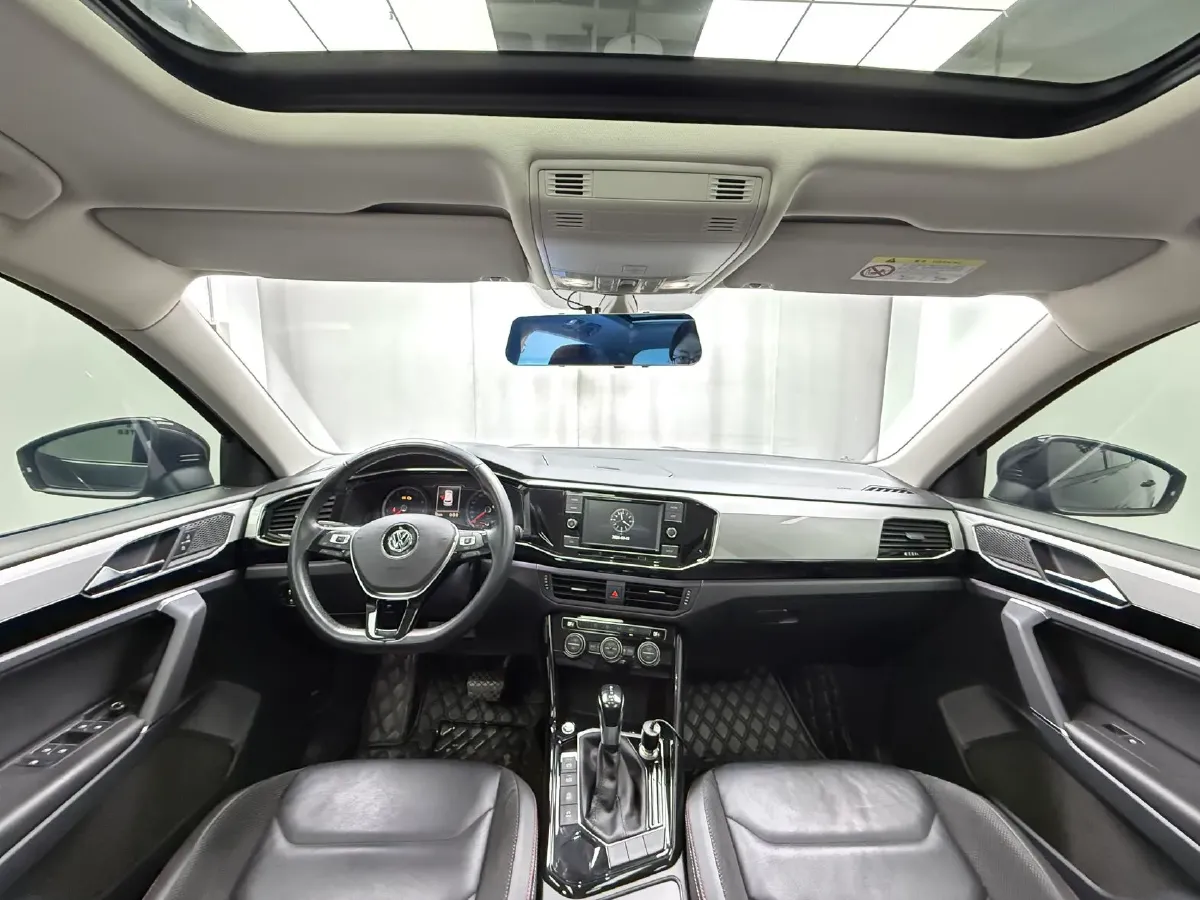 2019 Jeep Cherokee 2.0T 234HP L4 9AT,autocango,china used car exporter,china ev exporter,chinese used car exporter,chinese used ev exporter