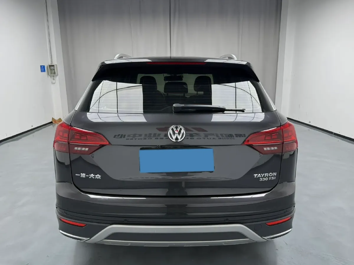 2019 Jeep Cherokee 2.0T 234HP L4 9AT,autocango,china used car exporter,china ev exporter,chinese used car exporter,chinese used ev exporter