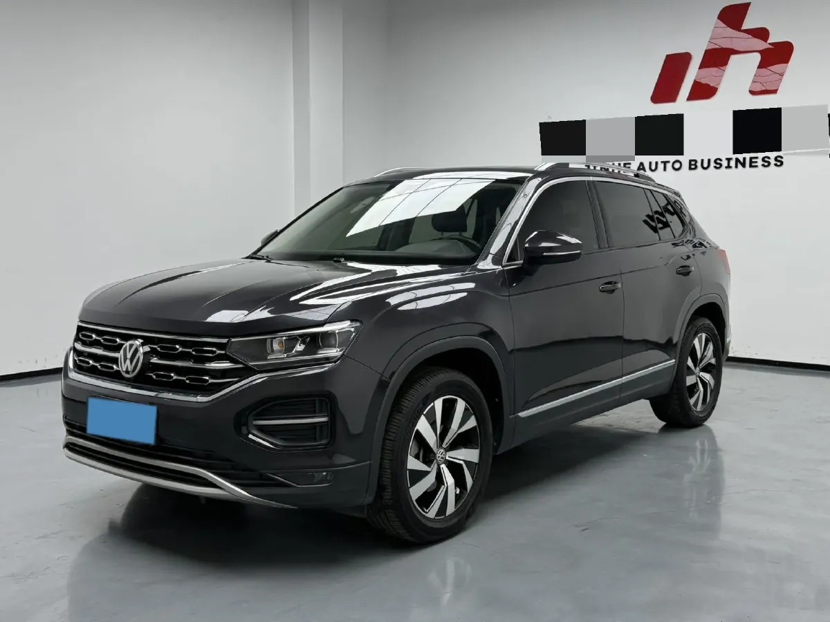 2019 Jeep Cherokee 2.0T 234HP L4 9AT,autocango,china used car exporter,china ev exporter,chinese used car exporter,chinese used ev exporter