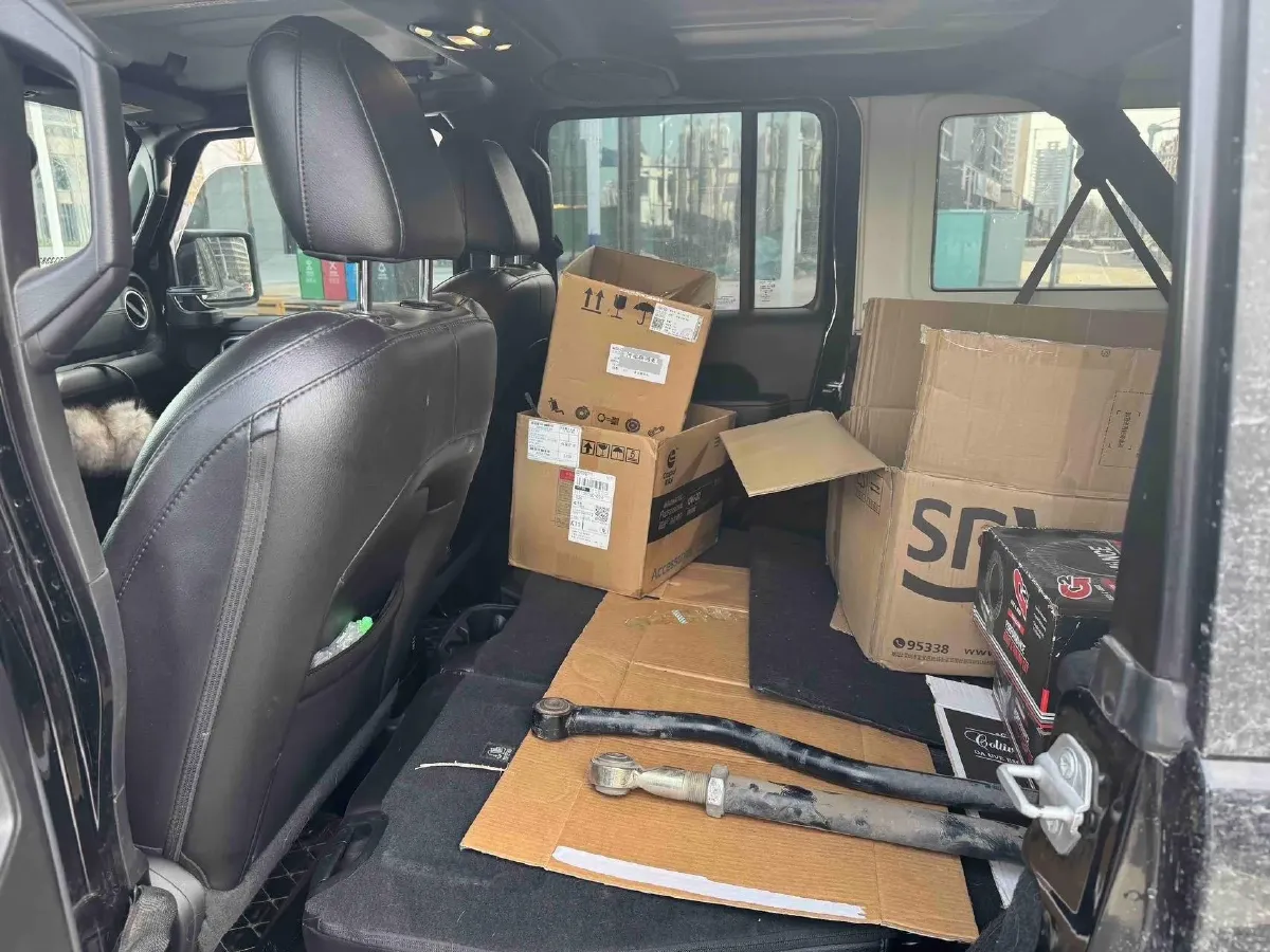 2019 Jeep Wrangler 2.0T 266HP L4 8AT,autocango,china used car exporter,china ev exporter,chinese used car exporter,chinese used ev exporter