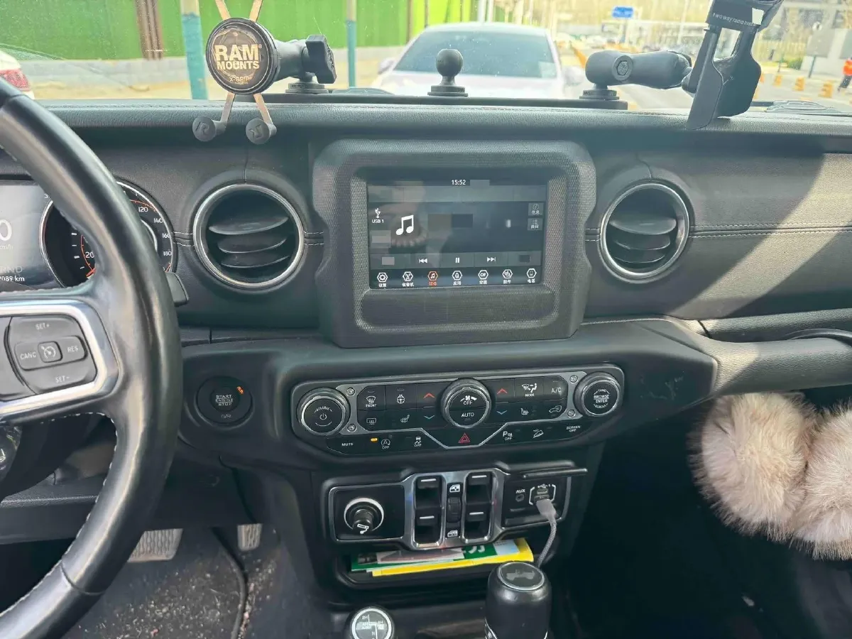 2019 Jeep Wrangler 2.0T 266HP L4 8AT,autocango,china used car exporter,china ev exporter,chinese used car exporter,chinese used ev exporter