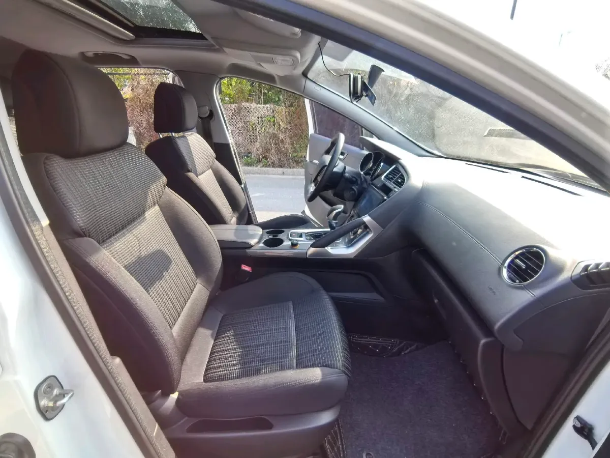 2016 Peugeot 3008 2.0L 147HP L4 6AT,autocango,china used car exporter,china ev exporter,chinese used car exporter,chinese used ev exporter