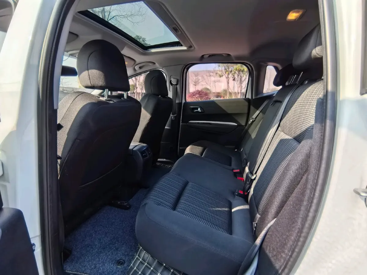 2016 Peugeot 3008 2.0L 147HP L4 6AT,autocango,china used car exporter,china ev exporter,chinese used car exporter,chinese used ev exporter