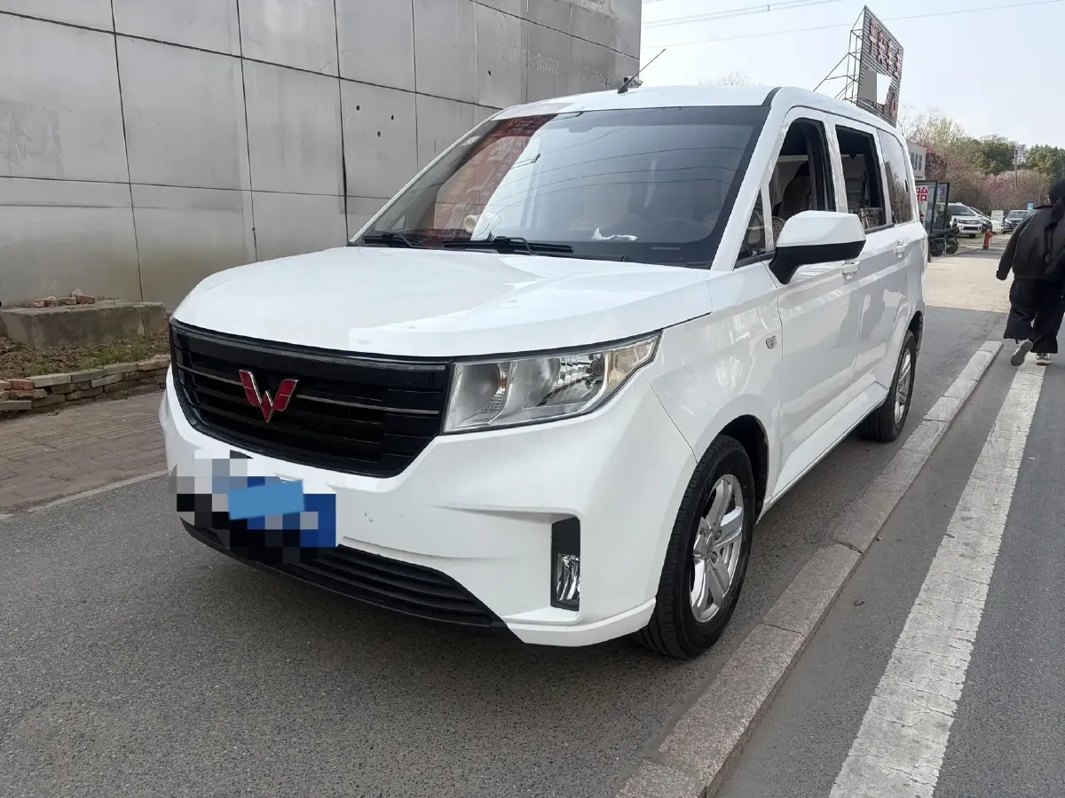 2019 Venucia M50V 1.5L 112HP L4 5MT,autocango,china used car exporter,china ev exporter,chinese used car exporter,chinese used ev exporter