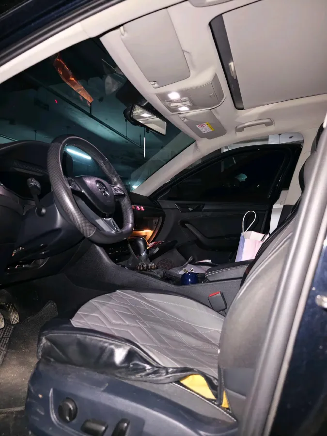 2022 Skoda Superb 1.4T 150HP L4 7DCT,autocango,china used car exporter,china ev exporter,chinese used car exporter,chinese used ev exporter