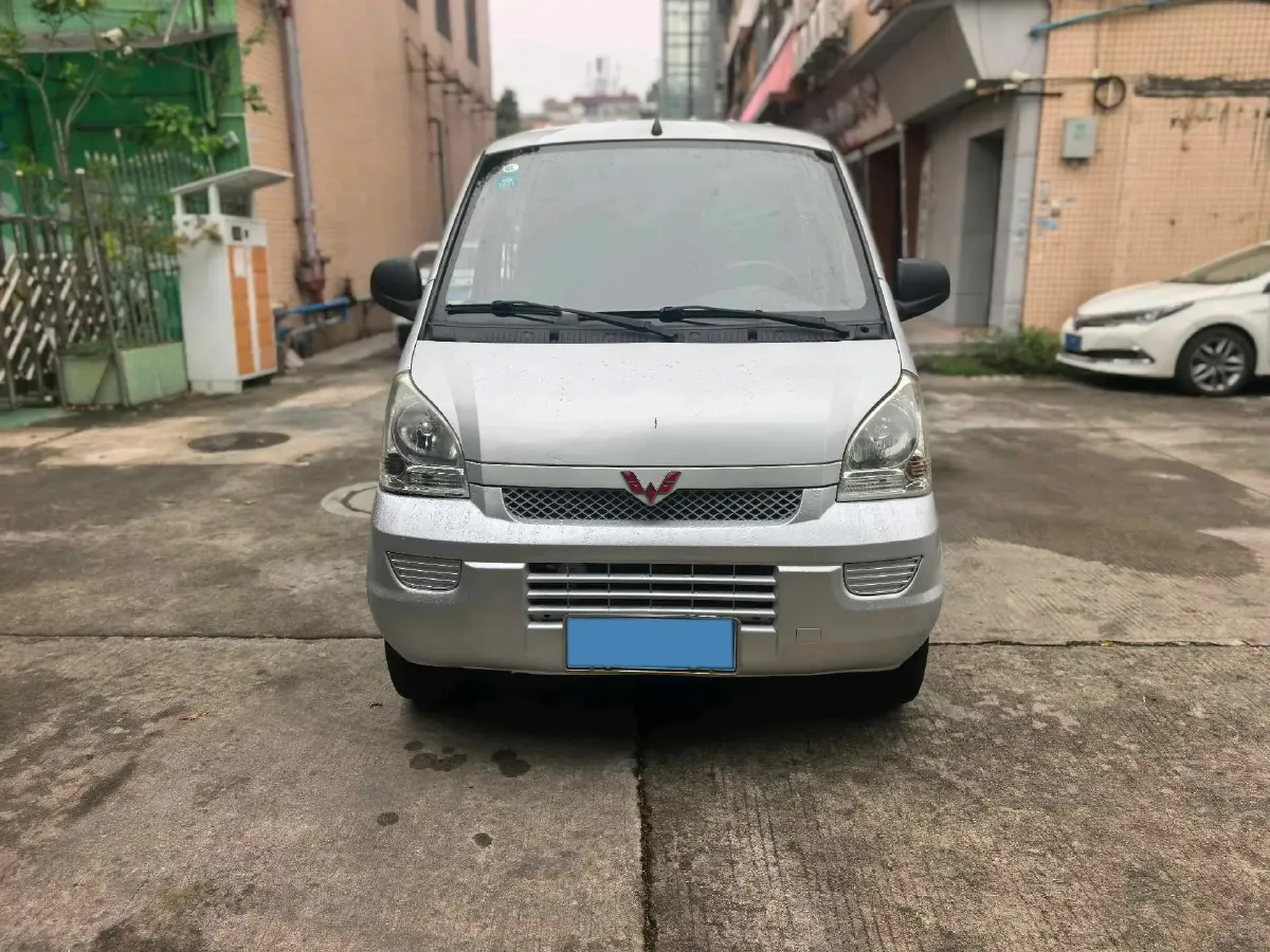 2019 WuLing RongGuang 1.5L 107HP L4 5MT,autocango,china used car exporter,china ev exporter,chinese used car exporter,chinese used ev exporter