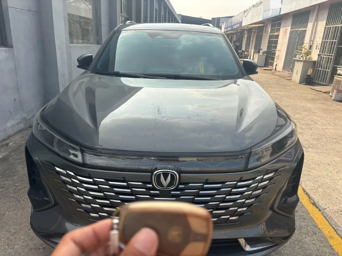 2023 ChangAn CS75 Plus 1.5T 188HP L4 8AT,autocango,china used car exporter,china ev exporter,chinese used car exporter,chinese used ev exporter