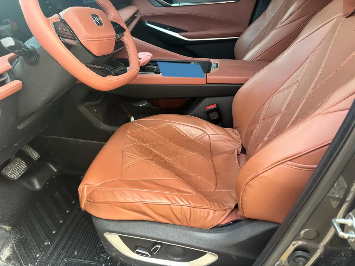 2023 ChangAn CS75 Plus 1.5T 188HP L4 8AT,autocango,china used car exporter,china ev exporter,chinese used car exporter,chinese used ev exporter