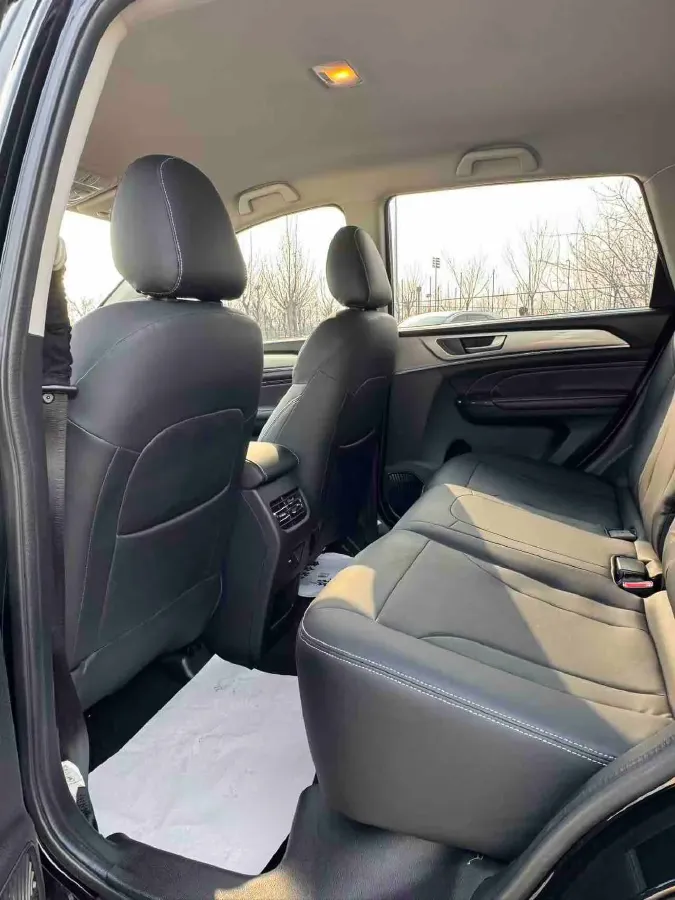 2023 Haval M6 1.5T 150HP L4 7DCT,autocango,china used car exporter,china ev exporter,chinese used car exporter,chinese used ev exporter