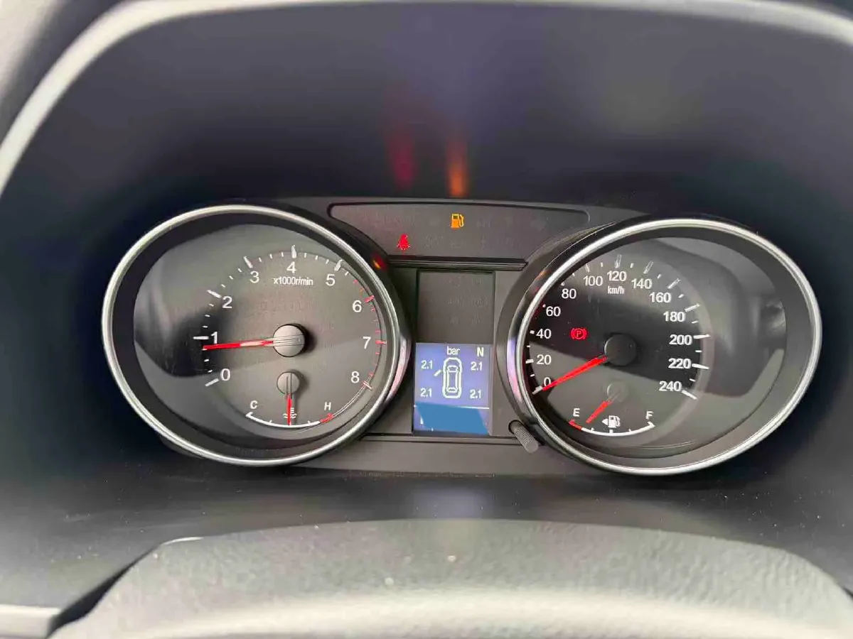 2023 Haval M6 1.5T 150HP L4 7DCT,autocango,china used car exporter,china ev exporter,chinese used car exporter,chinese used ev exporter