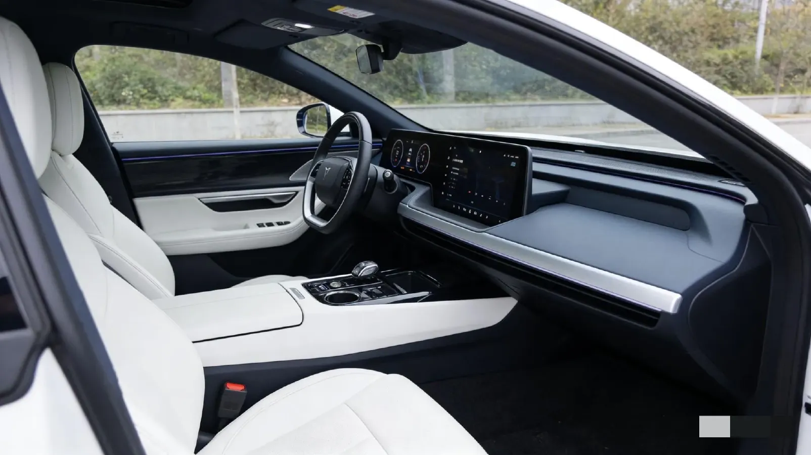 2023 Deepal SL03 1.5L 95HP L4 REEV 28.39KWH,autocango,china used car exporter,china ev exporter,chinese used car exporter,chinese used ev exporter