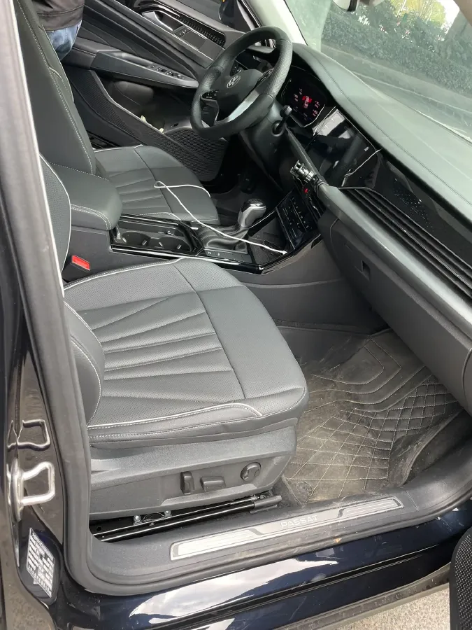 2024 Volkswagen Passat 2.0T 220HP L4 7DCT,autocango,china used car exporter,china ev exporter,chinese used car exporter,chinese used ev exporter