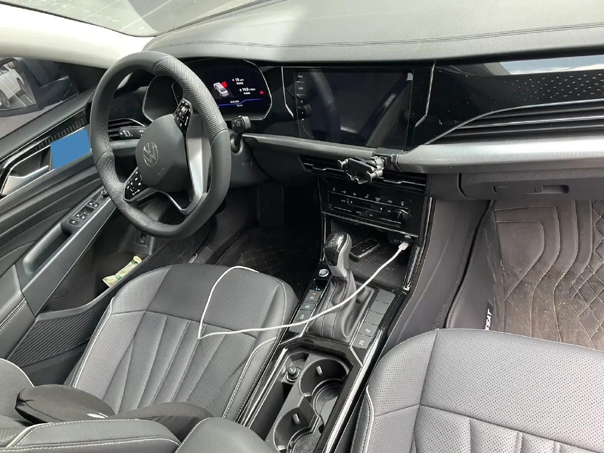 2024 Volkswagen Passat 2.0T 220HP L4 7DCT,autocango,china used car exporter,china ev exporter,chinese used car exporter,chinese used ev exporter