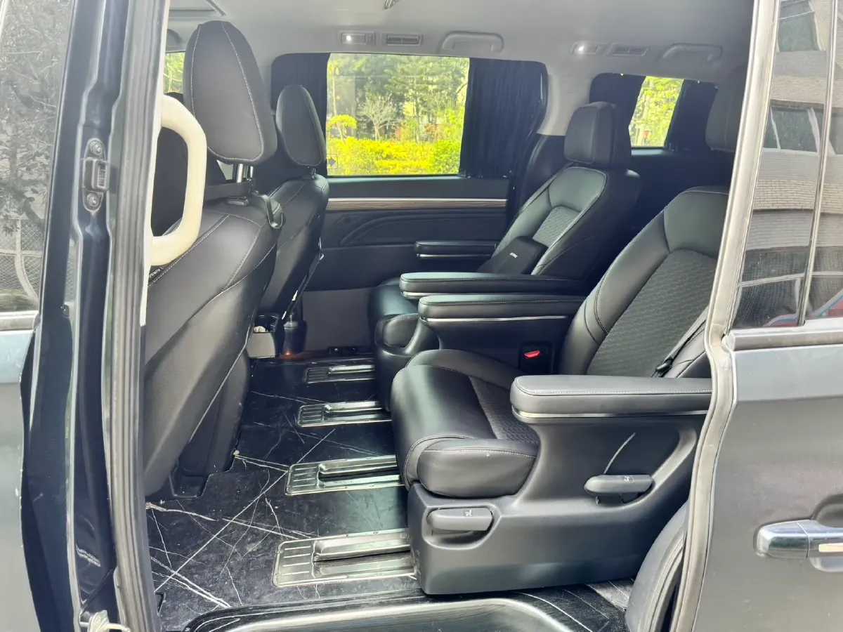 2021 GAC Trumpchi M8 2.0T 252HP L4 8AT,autocango,china used car exporter,china ev exporter,chinese used car exporter,chinese used ev exporter