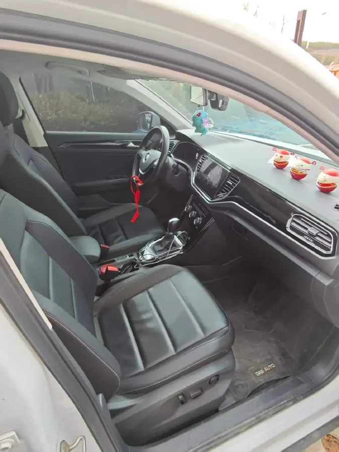 2022 Volkswagen T-Roc 1.4T 150HP L4 7DCT,autocango,china used car exporter,china ev exporter,chinese used car exporter,chinese used ev exporter