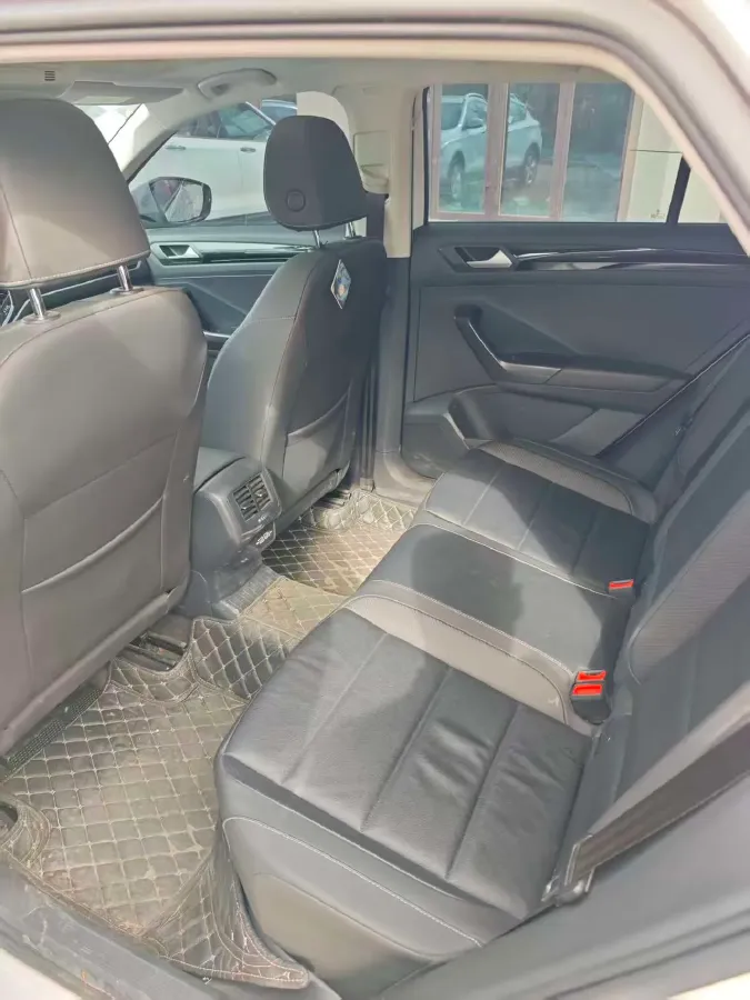 2022 Volkswagen T-Roc 1.4T 150HP L4 7DCT,autocango,china used car exporter,china ev exporter,chinese used car exporter,chinese used ev exporter
