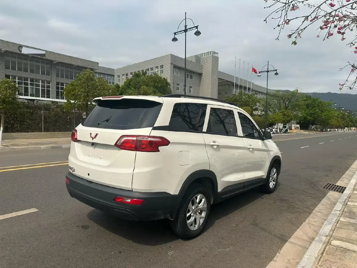 2019 WuLing HongGuang S3 1.5L 99HP L4 6MT,autocango,china used car exporter,china ev exporter,chinese used car exporter,chinese used ev exporter