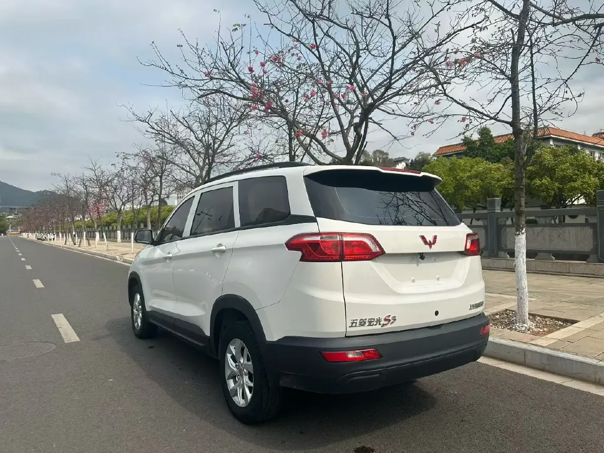 2019 WuLing HongGuang S3 1.5L 99HP L4 6MT,autocango,china used car exporter,china ev exporter,chinese used car exporter,chinese used ev exporter