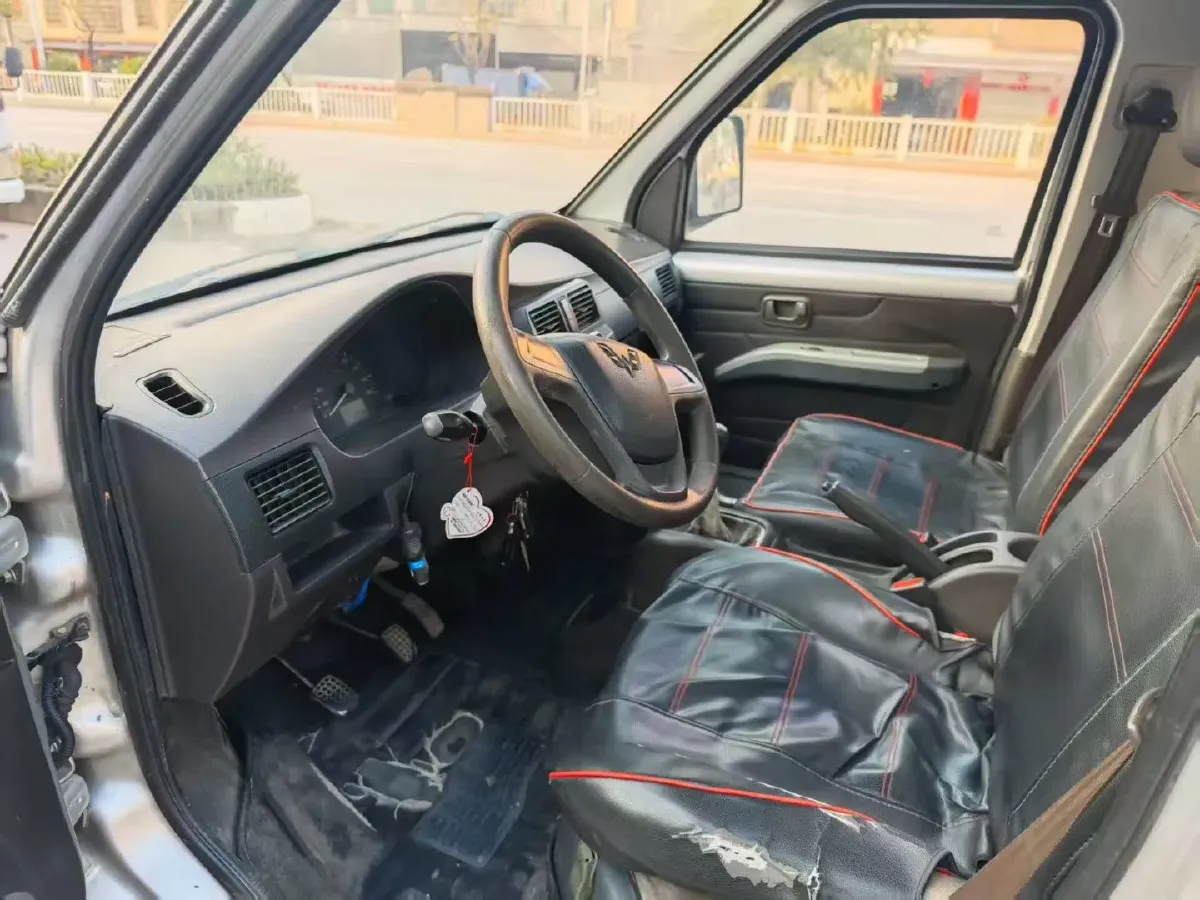 2019 WuLing RongGuang Mini Truck 1.5L 107HP L4 5MT,autocango,china used car exporter,china ev exporter,chinese used car exporter,chinese used ev exporter