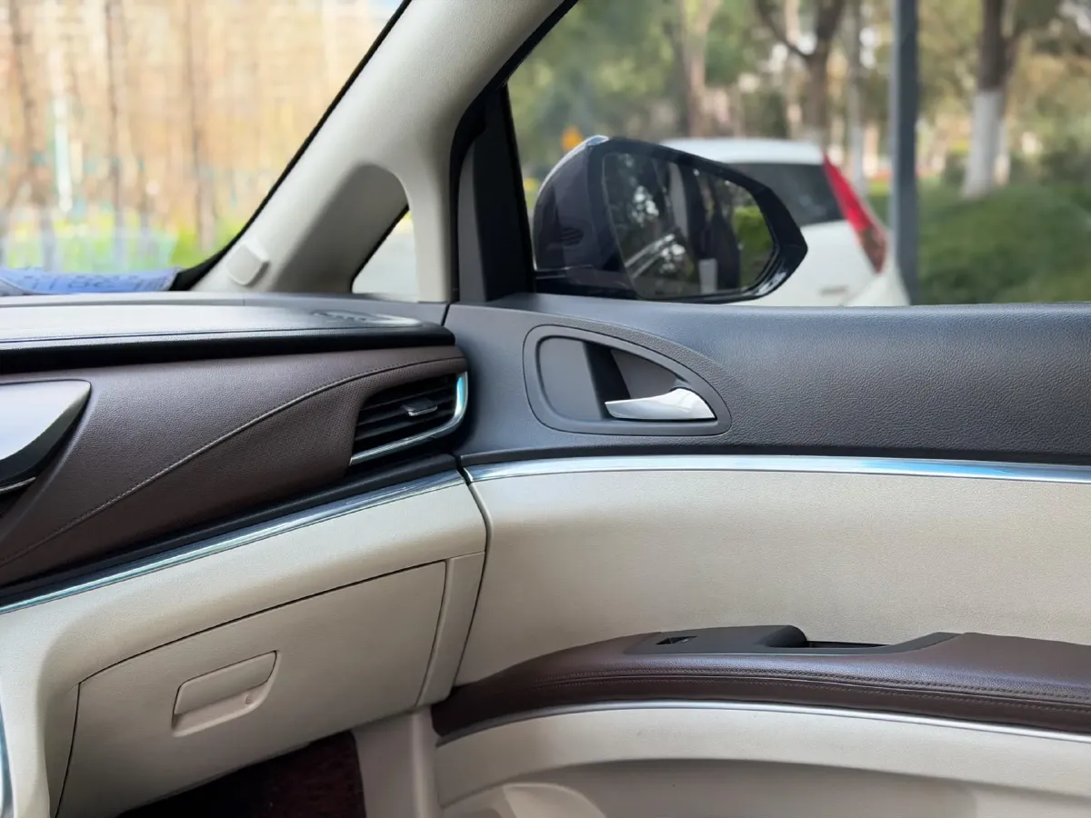 2021 Buick GL8 2.0T 237HP L4 9AT,autocango,china used car exporter,china ev exporter,chinese used car exporter,chinese used ev exporter