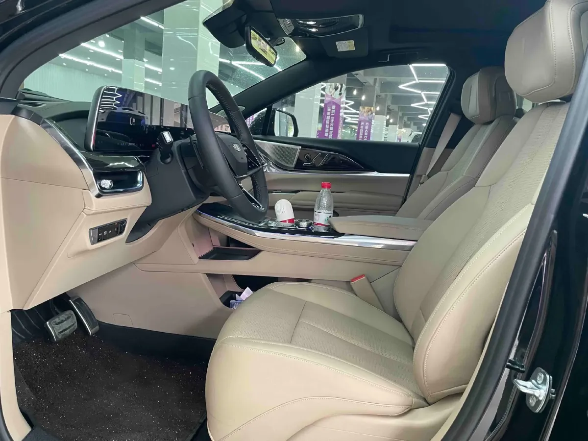 2026 Cadillac XT5 2.0T 237HP L4 9AT,autocango,china used car exporter,china ev exporter,chinese used car exporter,chinese used ev exporter