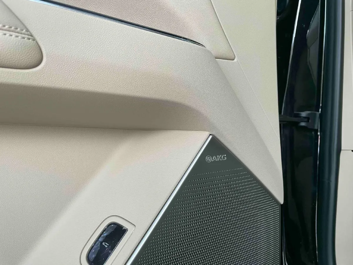 2026 Cadillac XT5 2.0T 237HP L4 9AT,autocango,china used car exporter,china ev exporter,chinese used car exporter,chinese used ev exporter