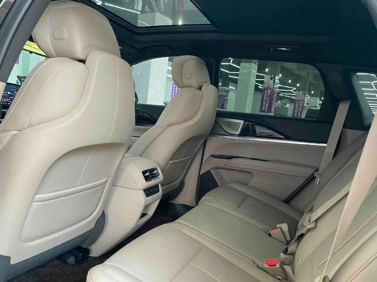 2026 Cadillac XT5 2.0T 237HP L4 9AT,autocango,china used car exporter,china ev exporter,chinese used car exporter,chinese used ev exporter