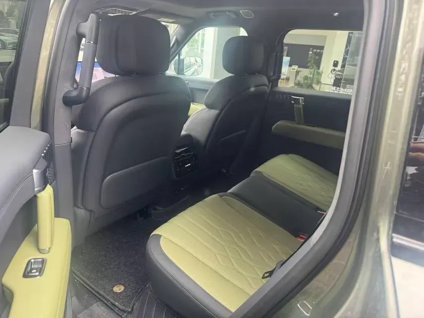 2025 BMW 3 Series 2.0T 245HP L4 8AT,autocango,china used car exporter,china ev exporter,chinese used car exporter,chinese used ev exporter