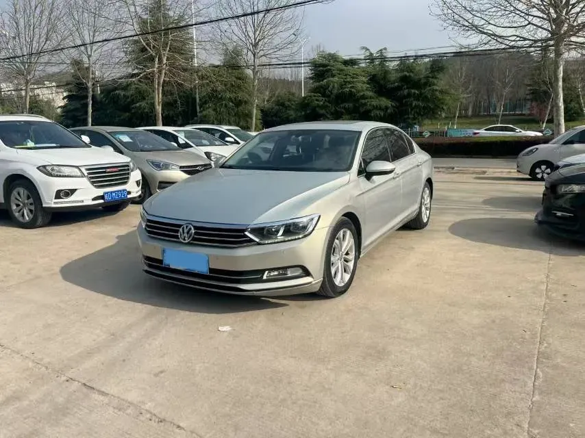 2018 Volkswagen Magotan 2.0T 220HP L4 7DCT,autocango,china used car exporter,china ev exporter,chinese used car exporter,chinese used ev exporter