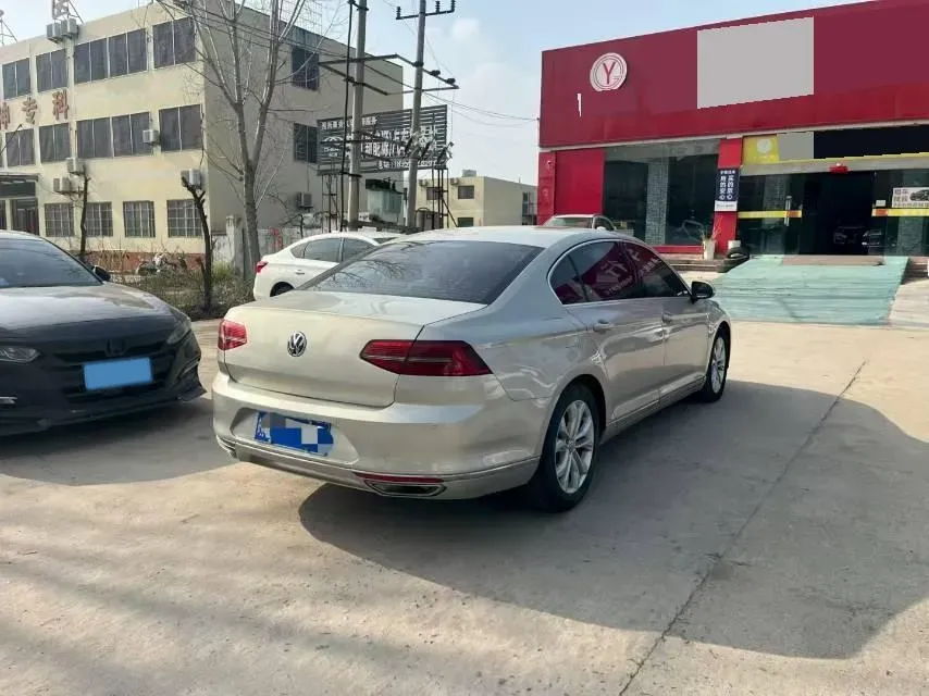 2018 Volkswagen Magotan 2.0T 220HP L4 7DCT,autocango,china used car exporter,china ev exporter,chinese used car exporter,chinese used ev exporter