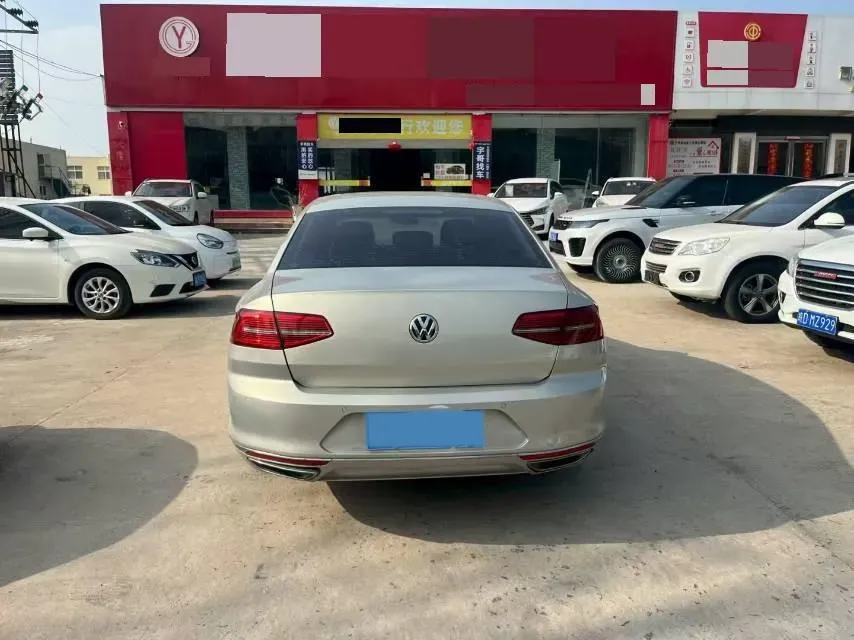 2018 Volkswagen Magotan 2.0T 220HP L4 7DCT,autocango,china used car exporter,china ev exporter,chinese used car exporter,chinese used ev exporter
