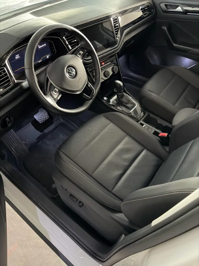 2022 Volkswagen T-Roc 1.4T 150HP L4 7DCT,autocango,china used car exporter,china ev exporter,chinese used car exporter,chinese used ev exporter