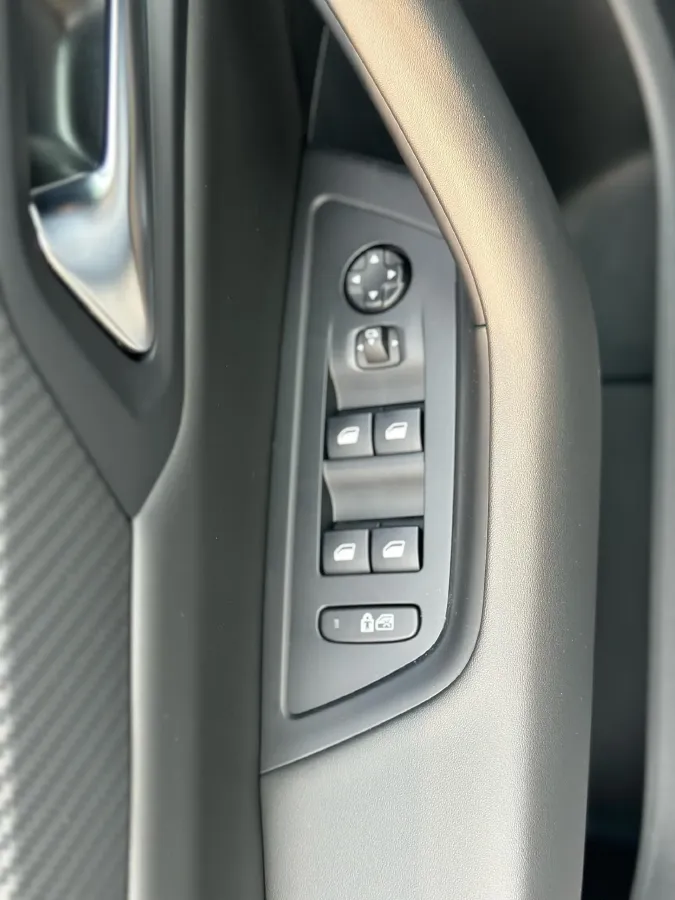 2021 Peugeot 508 1.8T 211HP L4 8AT,autocango,china used car exporter,china ev exporter,chinese used car exporter,chinese used ev exporter