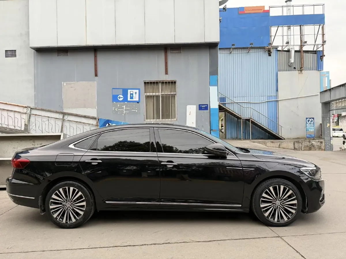 2020 Volkswagen Passat 2.0T 186HP L4 7DCT,autocango,china used car exporter,china ev exporter,chinese used car exporter,chinese used ev exporter
