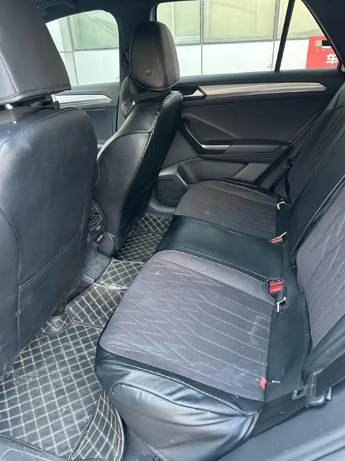 2022 Volkswagen T-Roc 1.4T 150HP L4 7DCT,autocango,china used car exporter,china ev exporter,chinese used car exporter,chinese used ev exporter