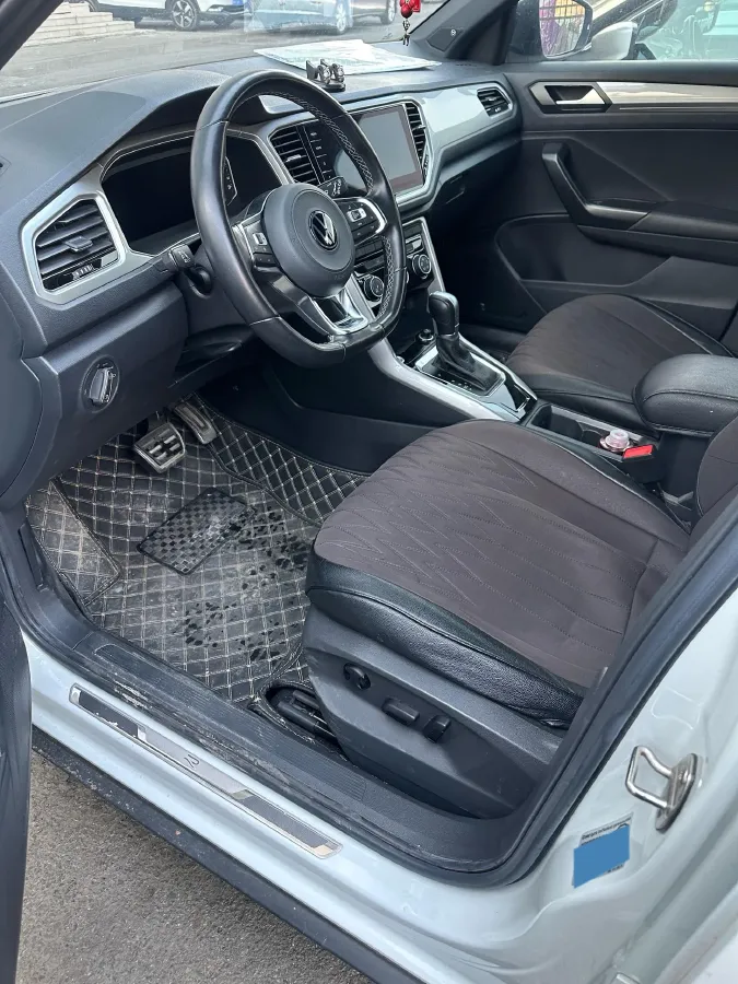 2022 Volkswagen T-Roc 1.4T 150HP L4 7DCT,autocango,china used car exporter,china ev exporter,chinese used car exporter,chinese used ev exporter