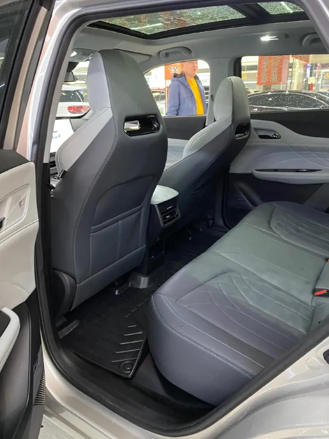 2024 ChangAn UNI-Z 1.5L 98HP L4 E-CVT PHEV 18.4KWH,autocango,china used car exporter,china ev exporter,chinese used car exporter,chinese used ev exporter