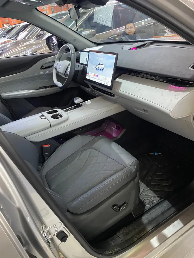 2024 ChangAn UNI-Z 1.5L 98HP L4 E-CVT PHEV 18.4KWH,autocango,china used car exporter,china ev exporter,chinese used car exporter,chinese used ev exporter