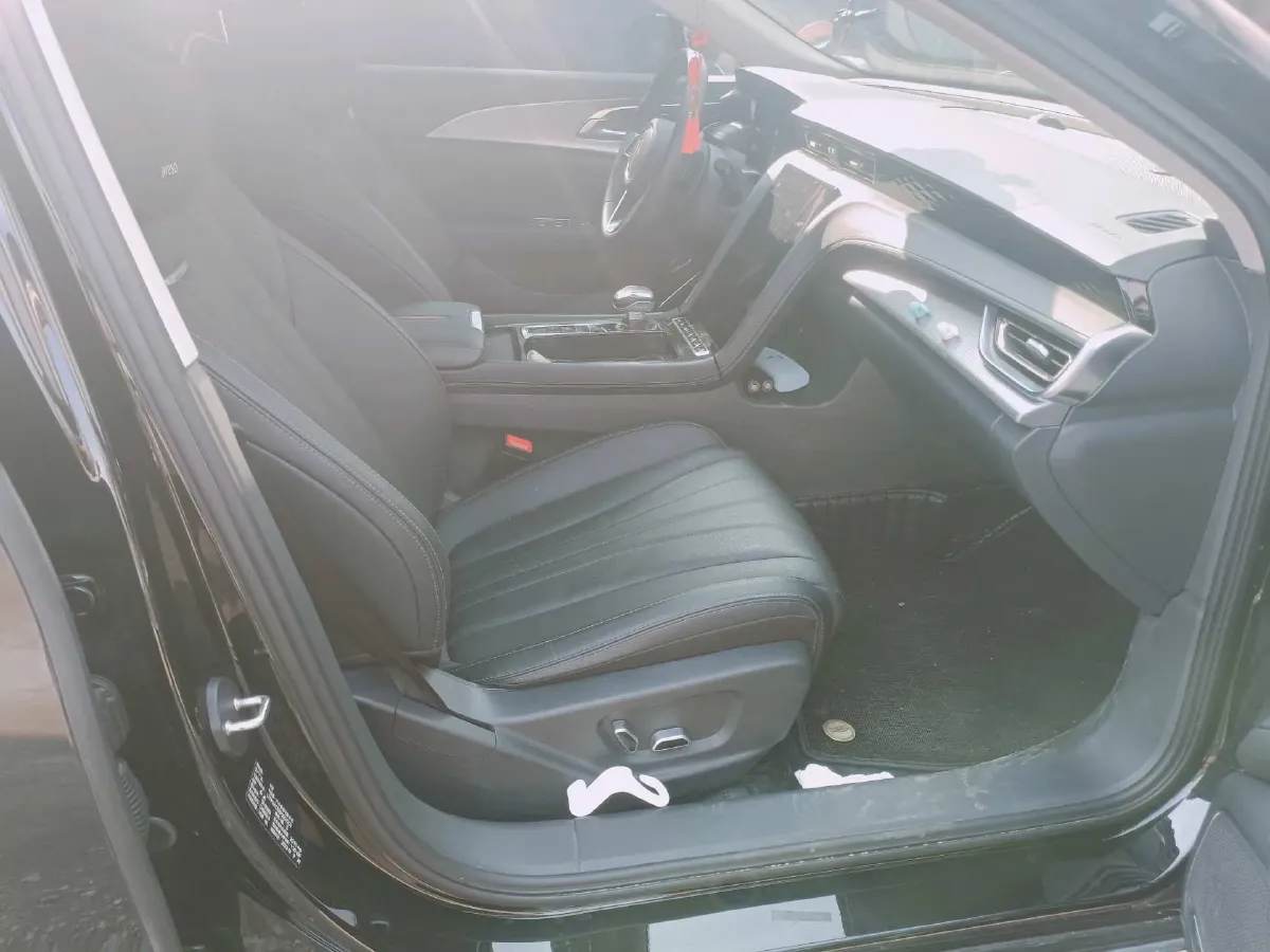 2022 HongQi H5 1.5T 169HP L4 7DCT,autocango,china used car exporter,china ev exporter,chinese used car exporter,chinese used ev exporter