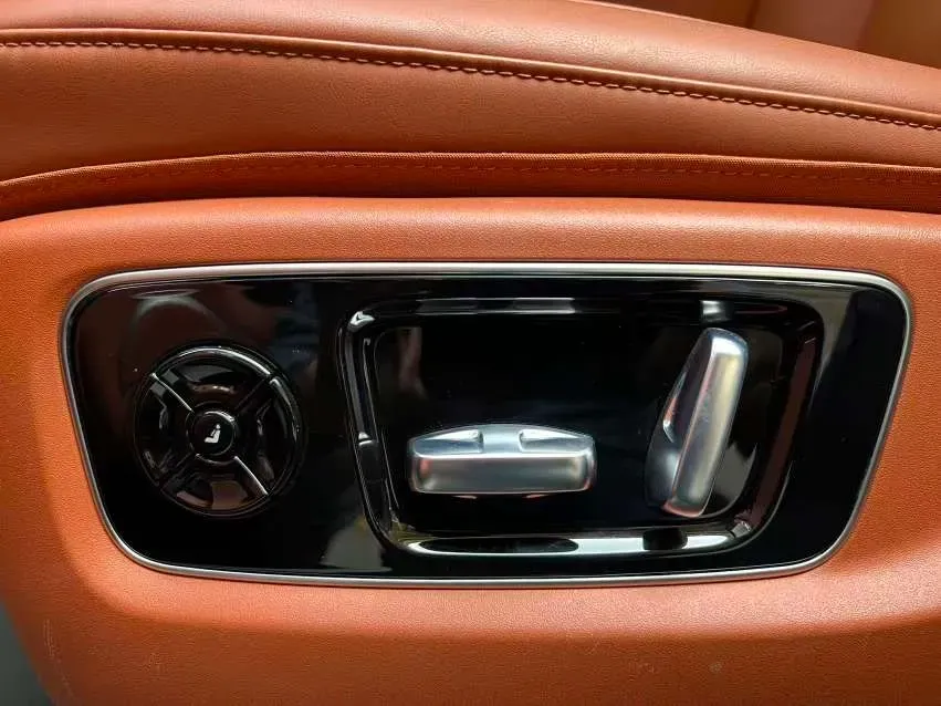 2022 Li L9 Range Extended 154HP REEV 42.6KWH,autocango,china used car exporter,china ev exporter,chinese used car exporter,chinese used ev exporter