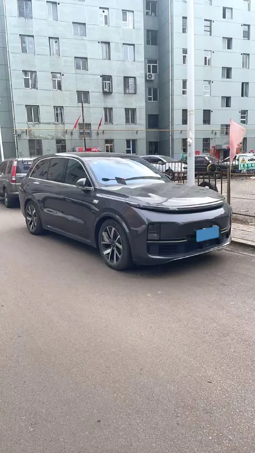 2023 Li L8 Range Extended 154HP REEV 40.9KWH,autocango,china used car exporter,china ev exporter,chinese used car exporter,chinese used ev exporter