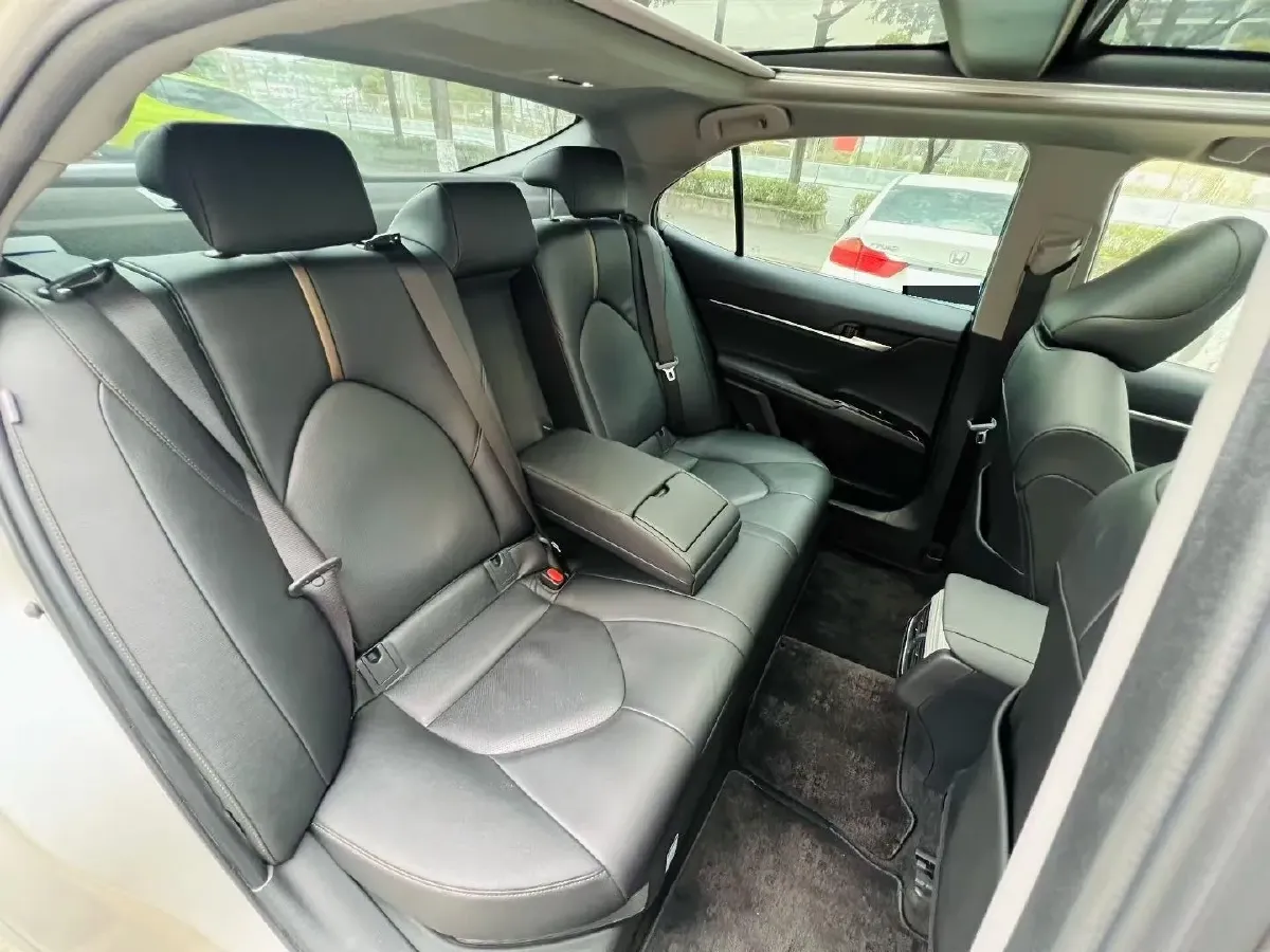 2021 Toyota Camry 2.5L 178HP L4 E-CVT Hybrid,autocango,china used car exporter,china ev exporter,chinese used car exporter,chinese used ev exporter