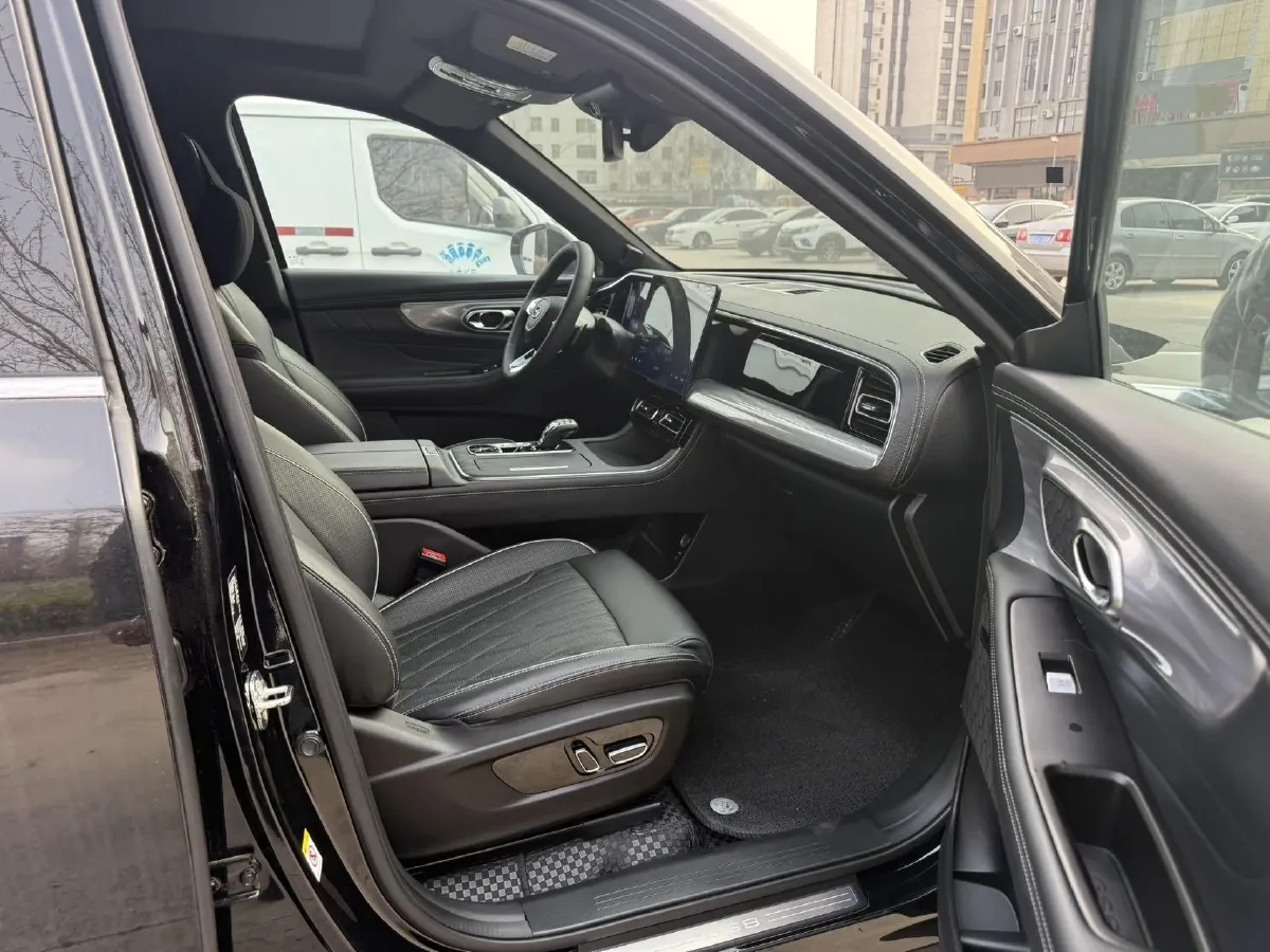 2024 GAC Trumpchi GS8 2.0T 252HP L4 8AT,autocango,china used car exporter,china ev exporter,chinese used car exporter,chinese used ev exporter