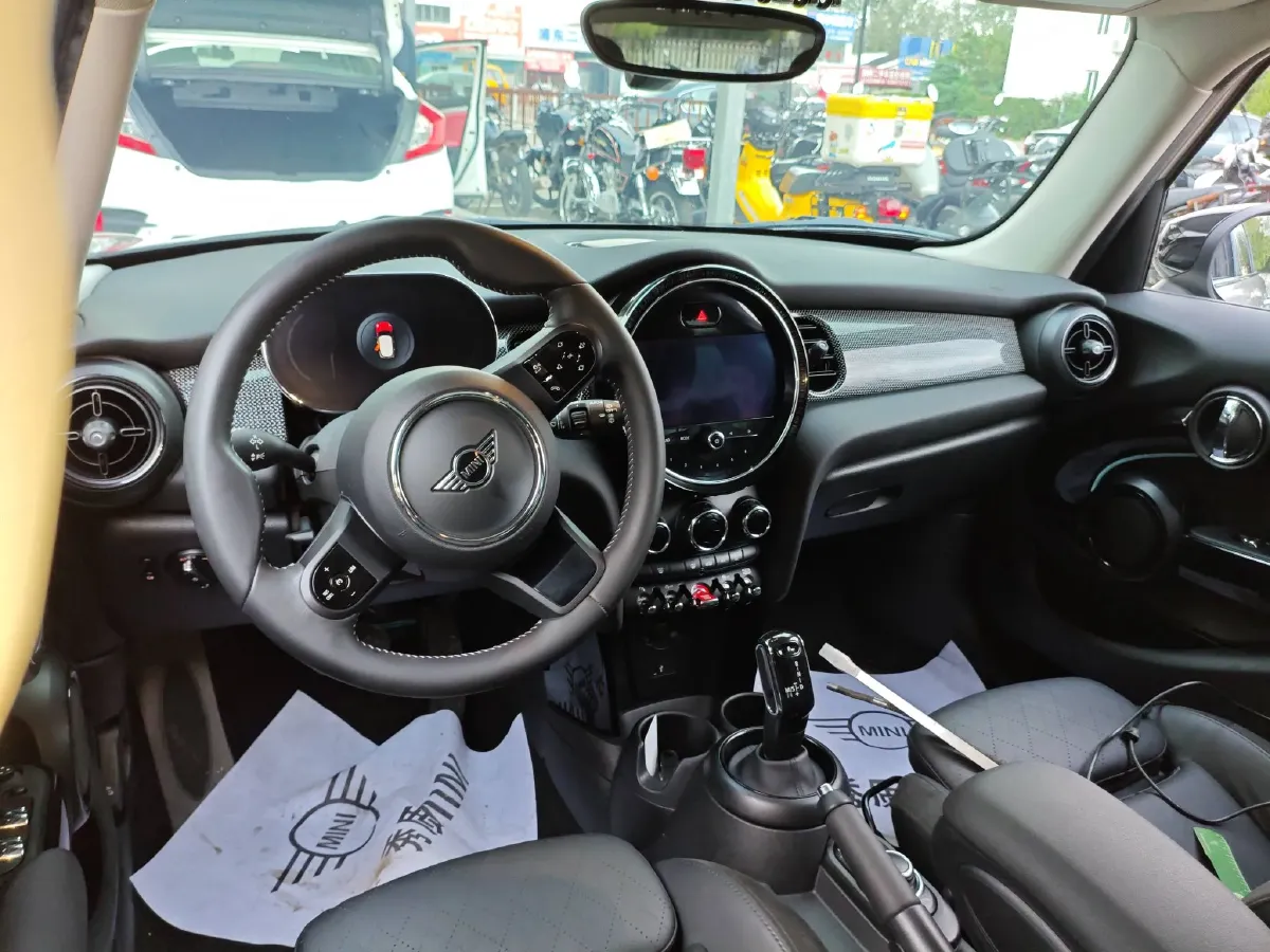 2022 MINI MINI 1.5T 136HP L3 7DCT,autocango,china used car exporter,china ev exporter,chinese used car exporter,chinese used ev exporter