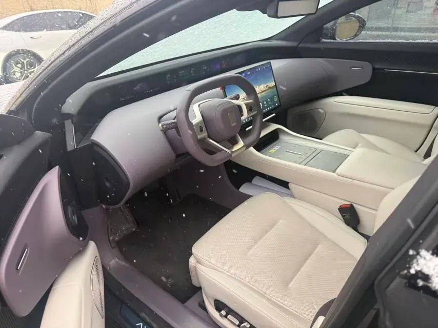 2025 Avatr 12 1.5T 156HP L4 REEV 39.05KWH,autocango,china used car exporter,china ev exporter,chinese used car exporter,chinese used ev exporter