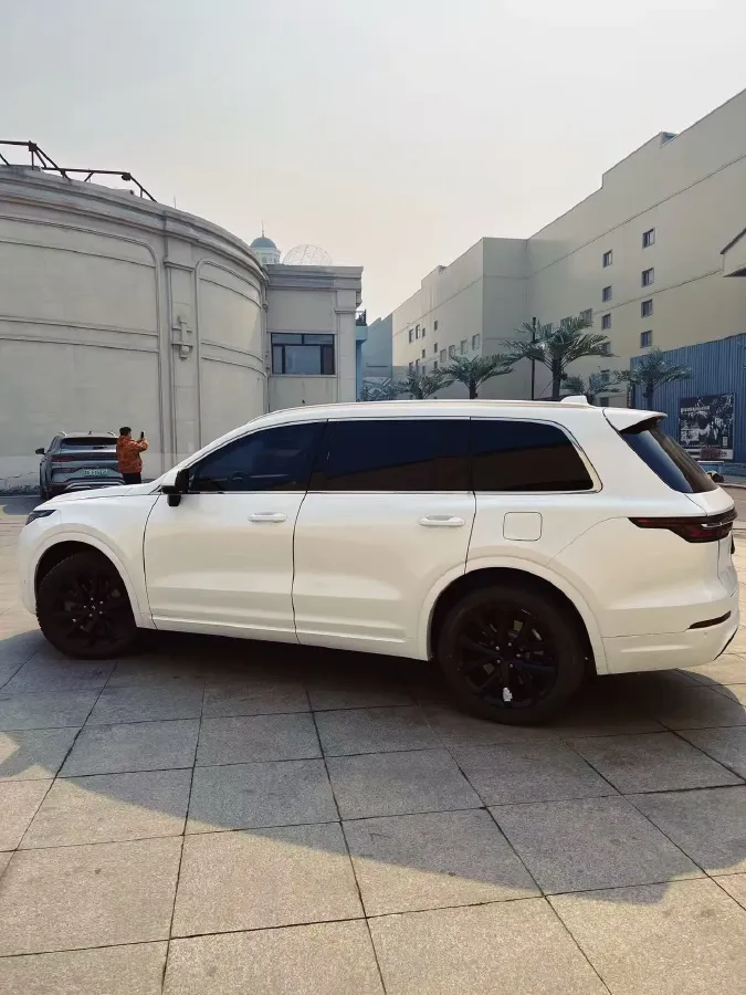 2020 Li ONE Range Extended 131HP REEV 40.5KWH,autocango,china used car exporter,china ev exporter,chinese used car exporter,chinese used ev exporter