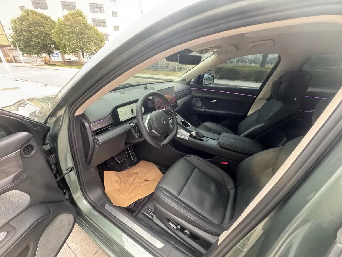 2022 Isuzu Mu-X 2.0T 220HP L4 8AT,autocango,china used car exporter,china ev exporter,chinese used car exporter,chinese used ev exporter