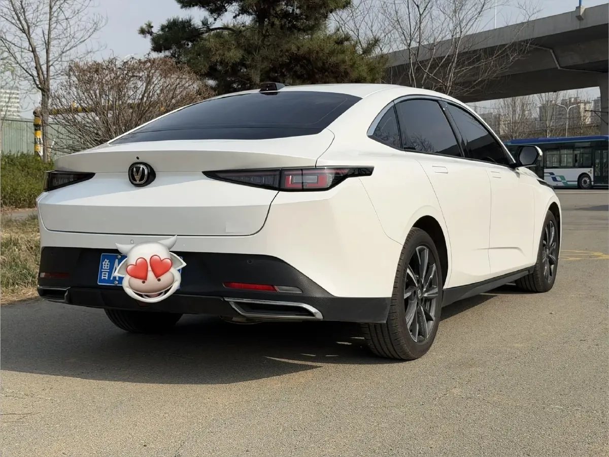 2023 ChangAn Oshan Z6 1.5T 188HP L4 7DCT,autocango,china used car exporter,china ev exporter,chinese used car exporter,chinese used ev exporter