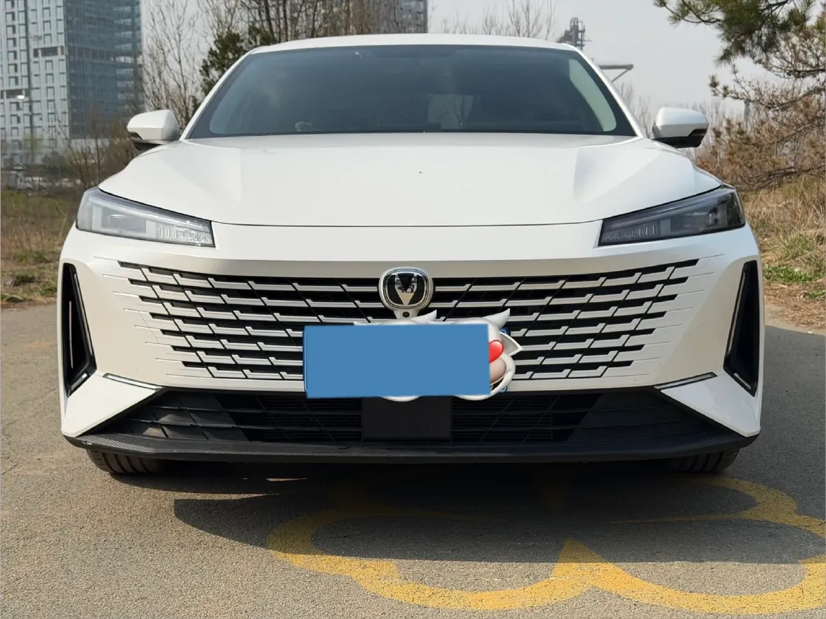 2023 ChangAn Oshan Z6 1.5T 188HP L4 7DCT,autocango,china used car exporter,china ev exporter,chinese used car exporter,chinese used ev exporter