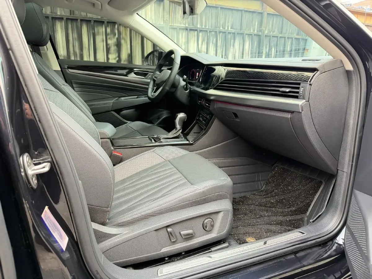 2023 Volkswagen Passat 2.0T 186HP L4 7DCT,autocango,china used car exporter,china ev exporter,chinese used car exporter,chinese used ev exporter